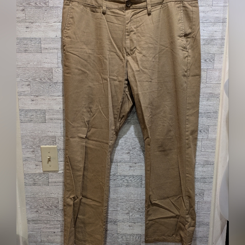 Old Navy Men's Khaki Chinos Ultimate Straight Size 36x30